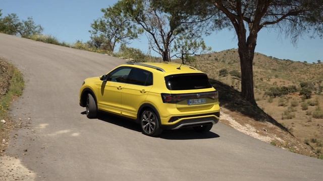 New Volkswagen T-Cross FACELIFT 2024 | FIRST LOOK, Driving, Exterior & Interior смотреть онлайн