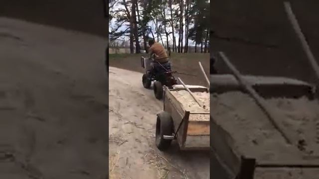 Мотоблок везе пісок...... смотреть онлайн