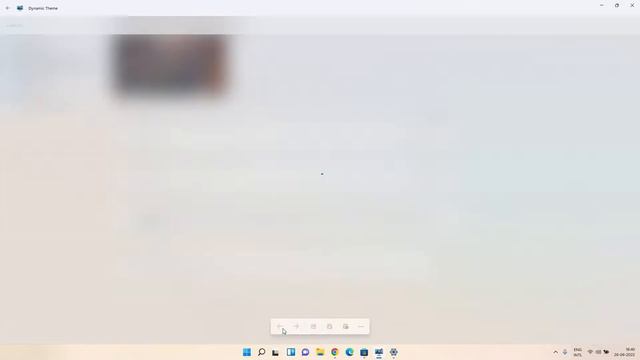 Dynamic Theme - Windows 10 & 11 - must have Windows app for your Lock Screen and background смотреть онлайн