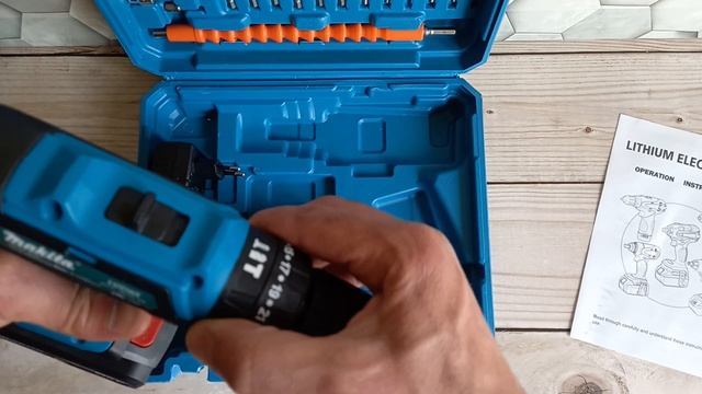 Шуруповёрт макита ударный 18 вольт 2 ампер с набором. Аналог MAKITA