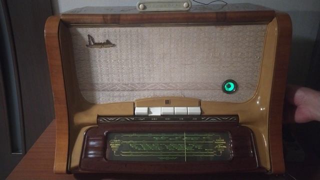 Радиоантенна СССР "Ленинград" на КВ "Даугавы" смотреть онлайн