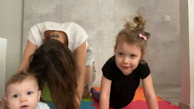 Разминка И Растяжка Для Малышей И Их Родителей смотреть онлайн