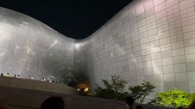 Южная Корея 🏠 9 сентября / Seoul Fashion Week / Неделя корейской моды / Световое шоу смотреть онлайн