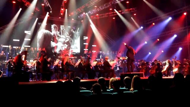 Queen - We Will Rock You by Symphonic Orchestra смотреть онлайн