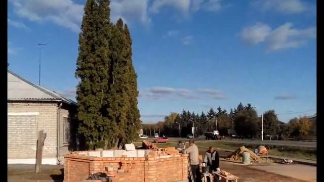 Строительство угловой башни.