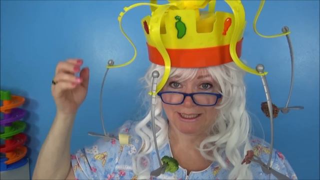 Chow Crown Game Funny Challenge Granny McDonald Snacks Hidden Heart смотреть онлайн