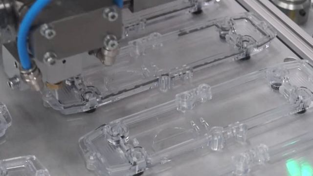 Нанесение ППУ уплотнения в паз 2 мм крышки смотреть онлайн