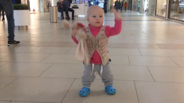 Мариэль на шопинге с мамой смотреть онлайн