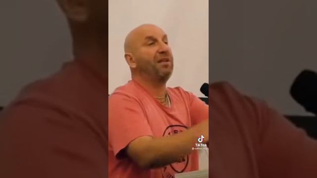 Женщина сразу рождается идеальной, а мужчина приобретает свои качества смотреть онлайн