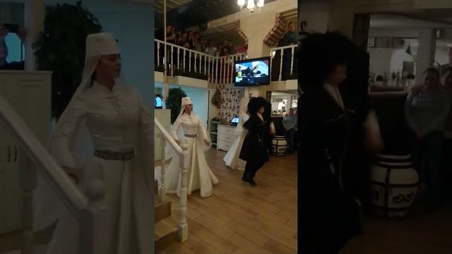 ресторан Лариса Ивановна смотреть онлайн