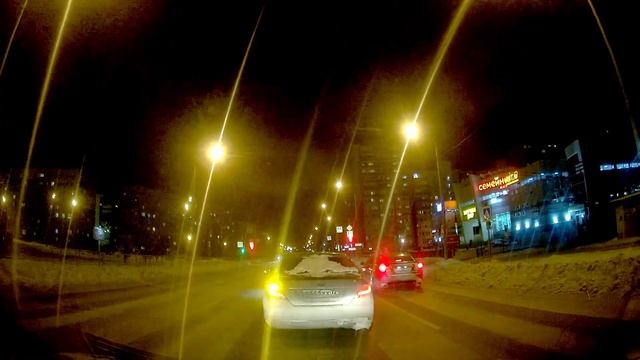 Поездка из Боровского по улицам города Тюмень до музыкальной школы, бизнес-центра и на Киевскую смотреть онлайн