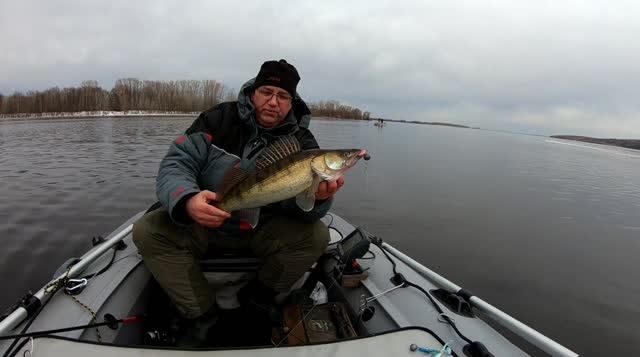 Со спиннингом в середине марта. Самарская область. смотреть онлайн