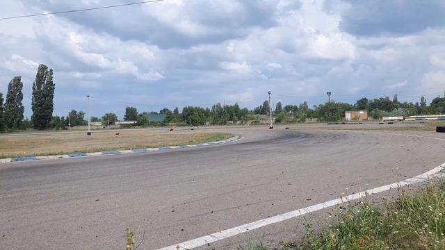 GEON GNS 300 - мотард на треке часть 1 смотреть онлайн