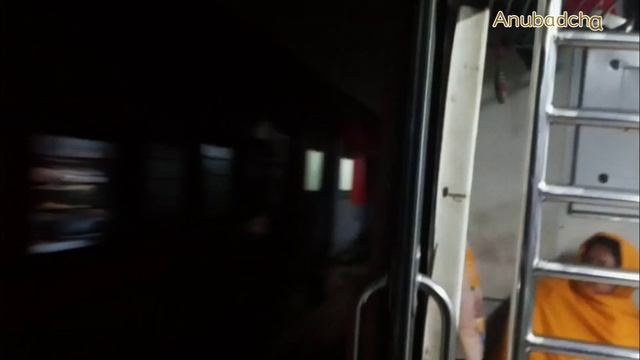 Parallel Action between LHB Mumbai Mail and HWH MDN LOCAL. смотреть онлайн