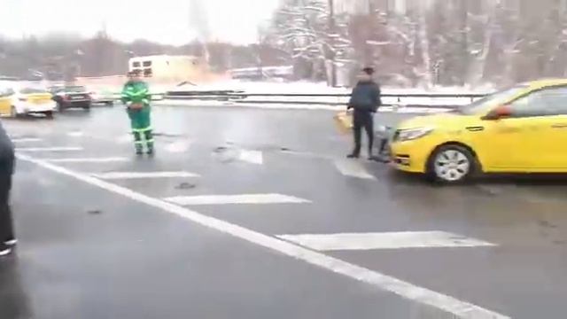 Водитель мужик,силой забрал свое т/с! смотреть онлайн