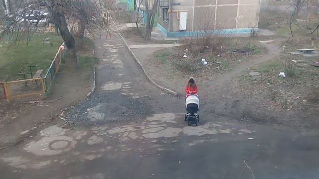 Коляска не заводится...... смотреть онлайн