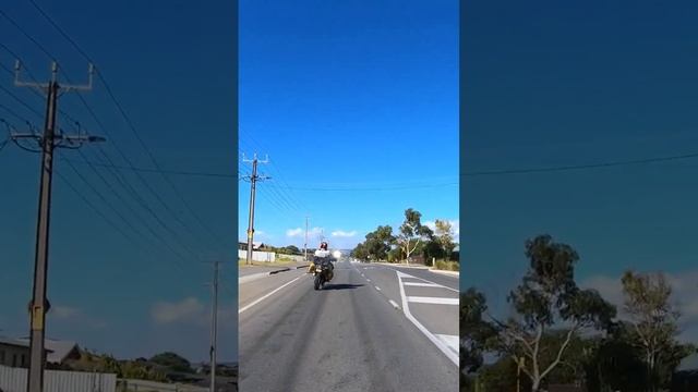 Day for it ? #ride #moto #mototrip #riding #dr650 #suzuki #travel #australia #au смотреть онлайн