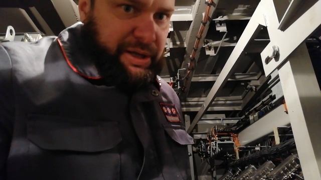 Электровоз 3ЭС5К, нет запуска Пускового Двигателя на одной секции, переход без Пускового Двигателя. смотреть онлайн