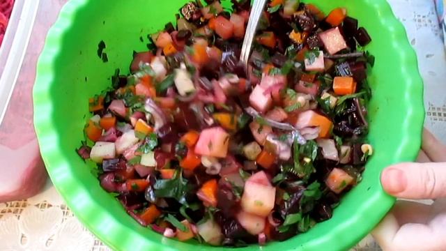 САЛАТ (ВИНЕГРЕТ) ИЗ ЗИМНЕЙ КАПУСТЫ СО СВЕКЛОЙ, МОРКОВЬЮ, ЧЕСНОКОМ смотреть онлайн