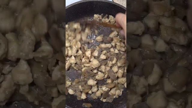 Слойки с курицей и грибами ?