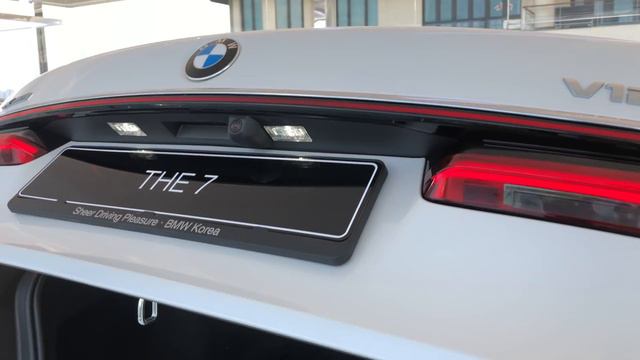 BMW M 760Li xDrive Modell V12 Excellence / 미네랄 화이트 (A96) / 메리노 타르투포 (ZBTQ) /신형 7시리즈/The 7/차량 리뷰 (4K смотреть онлайн
