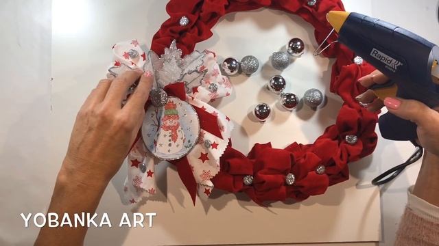 CORONA DE NAVIDAD, BOTELLA CON LUZ Y ADORNOS NAVIDEÑOS смотреть онлайн