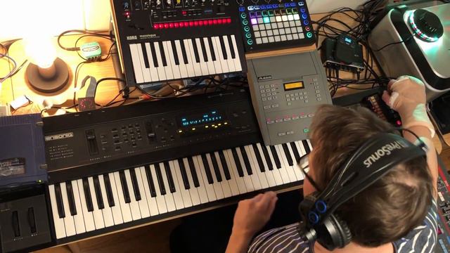 Ensoniq Dreams by Waveformer смотреть онлайн