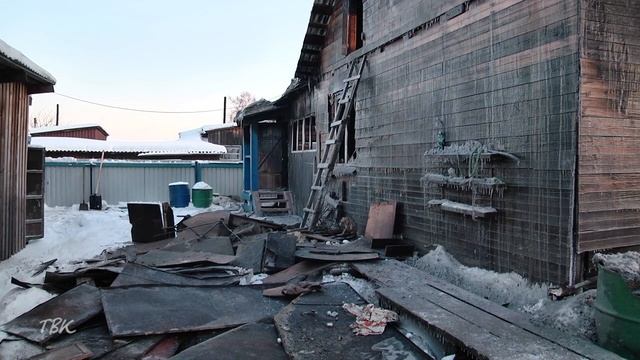 Пожар на Матьянге. Загорелся частный деревянный дом смотреть онлайн