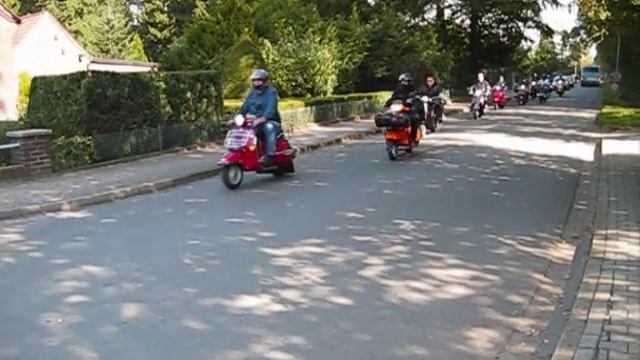 VESPA WEDDING смотреть онлайн