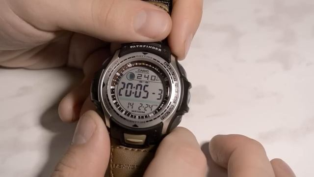 Рыболовные часы Casio PATHFINDER Fishing