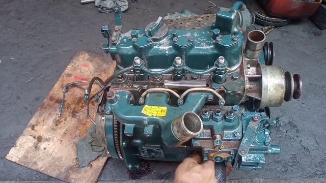 replaced cylinder Head, tune-up and how to bleed Kubota D850 смотреть онлайн