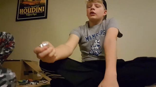 Wrapping a hotwheel(how to video) смотреть онлайн