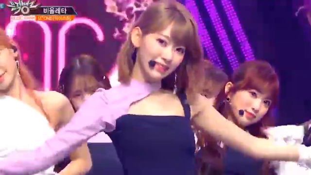 Miyawaki Sakura IZONE (HKT48) in violetta center position. (Compilation) смотреть онлайн