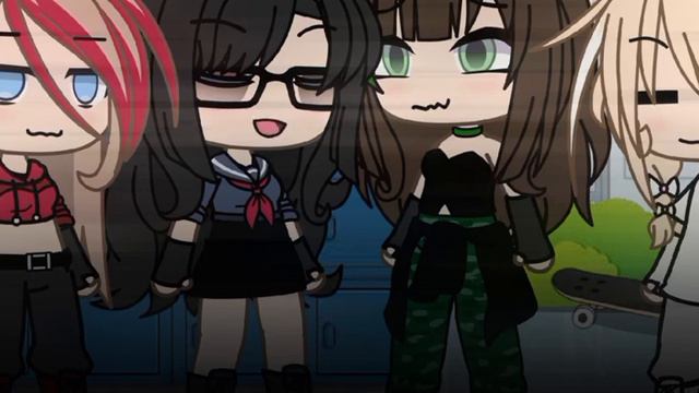 Песня:Море волнуется раз,море волнуется два,море волнуется три..