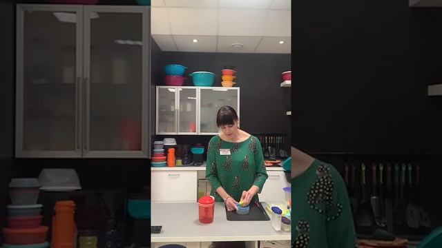 Tupperware с Королевой. Готовим Овсяные вафли в силиконовой форме "Вафли" с Мариной Жеронкиной. смотреть онлайн