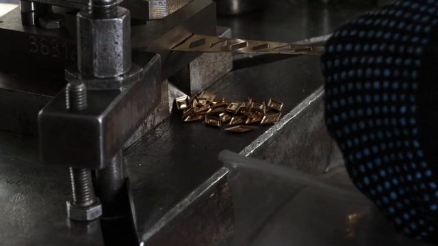 Золотой мастер, штамповка ювелирных украшений смотреть онлайн