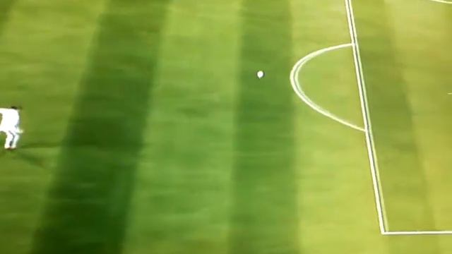 Insane goal from long distance! - FIFA 11 смотреть онлайн