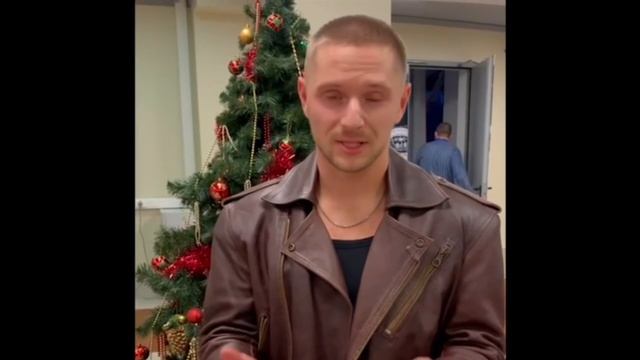 Старый Новый год - это возможность вспомнить моменты радости и счастья, которые принес год ушедший смотреть онлайн