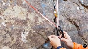 Страховочные станции на скальном рельефе. От простого к сложному.