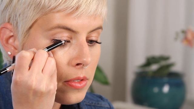 The World's Easiest Cat Eye | Great For Beginners смотреть онлайн
