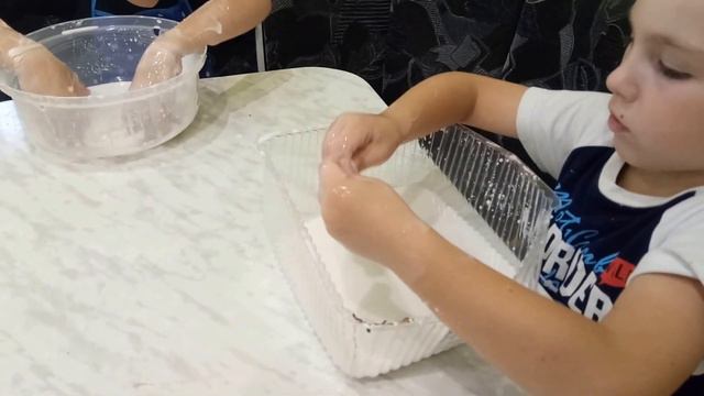 Неньютоновская жидкость. Что если больше воды? смотреть онлайн