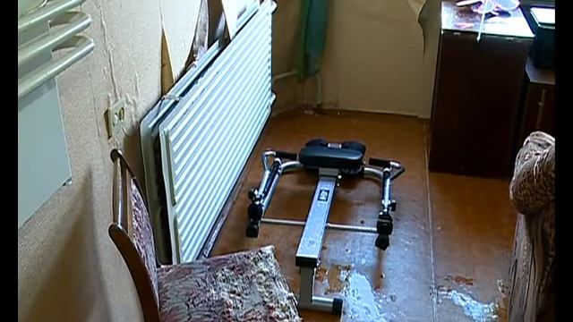 На Слипе опять прорвало трубы горячего водоснабжения смотреть онлайн