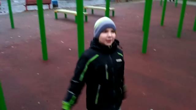 идём на варкаут площадку смотреть онлайн