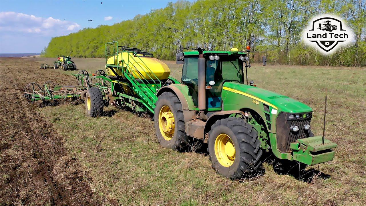 Тракторы John Deere 8430 работа с посевными комплексами. Шнековый и ленточный загрузчик - что лучше? смотреть онлайн