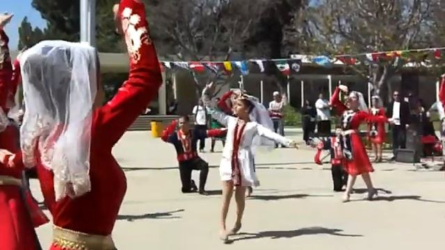 Hayastan Dance School смотреть онлайн
