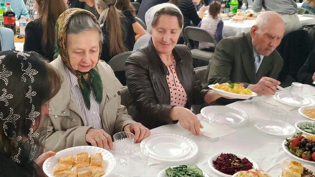 Да будут во всякое время одежды твои светлы, и да не оскудевает елей на голове твоей. смотреть онлайн