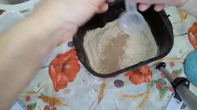 Как я завожу тесто в хлебопечке... Пирожки с горохом..Весна близко... смотреть онлайн