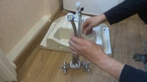 Установка смесителя на раковину