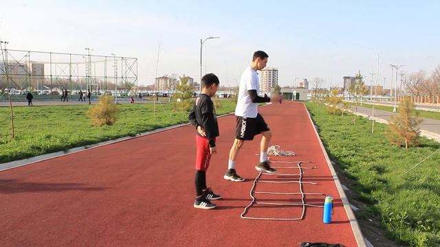 Workout 2021 - Упражнения для улучшения скорости и координации с "лесенкой" смотреть онлайн