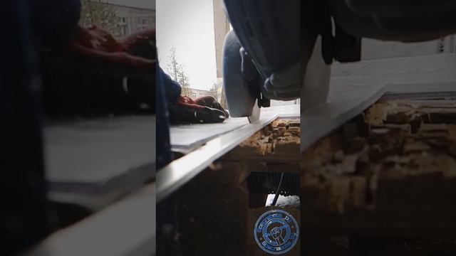 Распил оргстекла в ячейки РУ-04кВ С Вас подписка✅ и лайк?#Электромонтаж #Электрик #Shorts #электрик смотреть онлайн